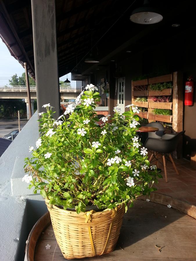 The Brown House Hotel Chachoengsao Exterior photo